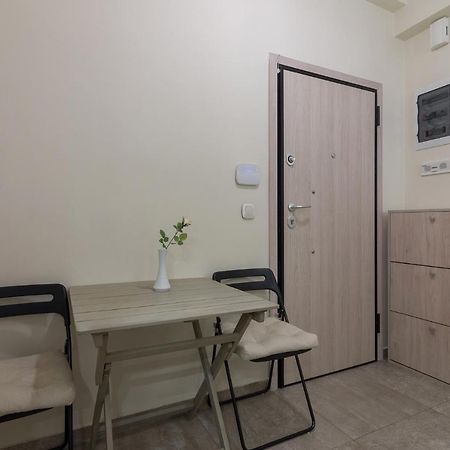 Beautiful And Spacious Apartment In Pagrati Athens Luaran gambar
