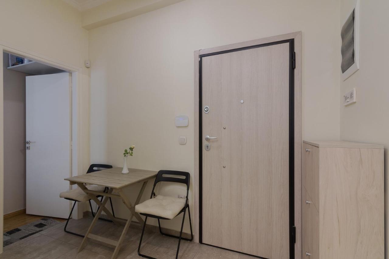 Beautiful And Spacious Apartment In Pagrati Athens Luaran gambar
